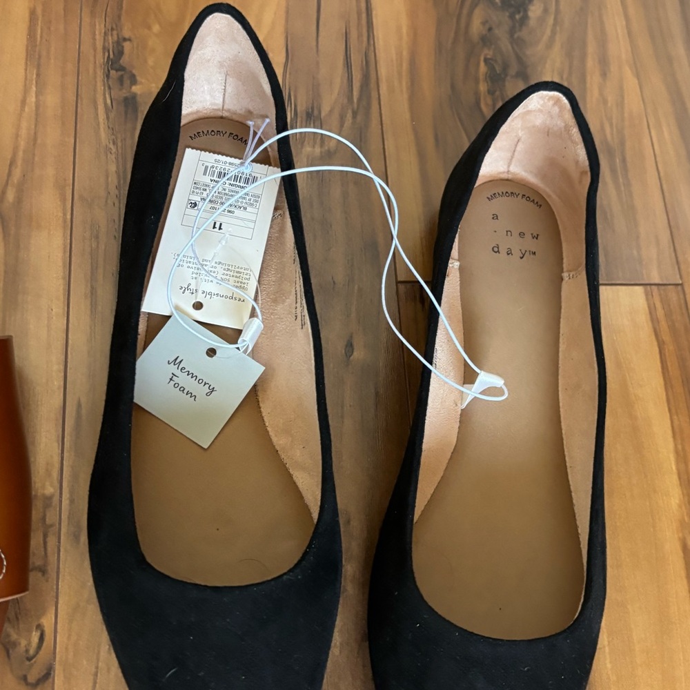 A New Day Camel Cognac Sandals Black Suede Pointed Flats size 11 - Picture 3 of 9